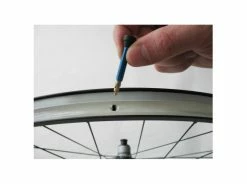 VAR LOT 2 VALVES ALU TUBELESS 35MM -VÉLOS ENFANTS SHOP var lot 2 valves alu tubeless 35mm 10