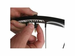 VAR LOT 2 VALVES ALU TUBELESS 35MM -VÉLOS ENFANTS SHOP var lot 2 valves alu tubeless 35mm 19